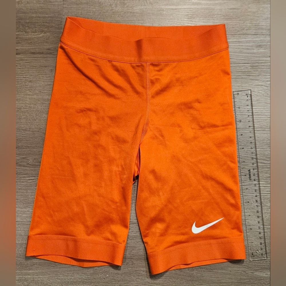 NEW Nike Athletic compression Shorts size small